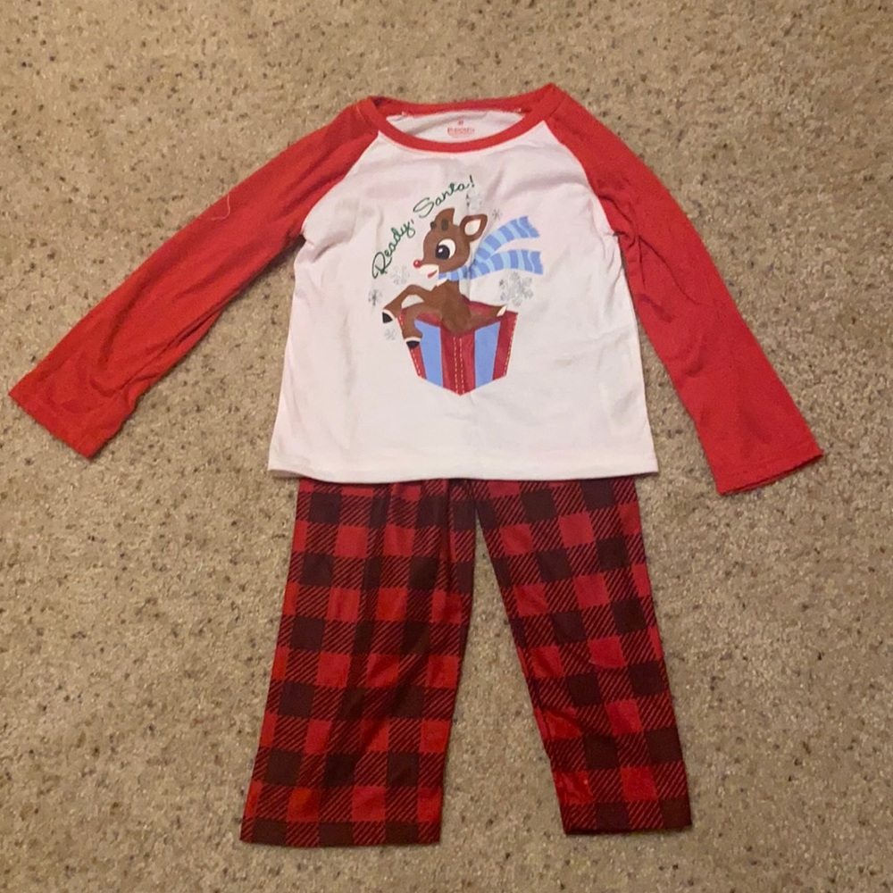 NWT Rudolph pajamas size 4T